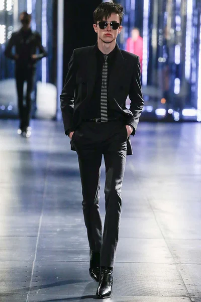 Look 37